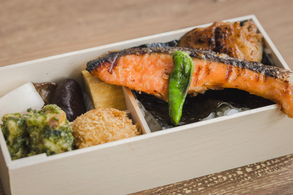 「八重八」「のともっとMARCHE」コラボ海苔弁